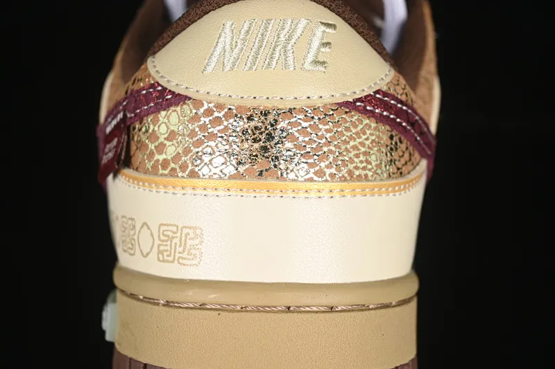 All categories Nk SB Dunk Series Nk SB Dunk Low High-end customization Low-top sneakers Nike Dunk Low "Surfaces In Brown And Sail" Panda Prank CNY Year of the Snake Shedding dust to welcome gold Golden snake holding wealth Low-top casual sneakers DD1503-124